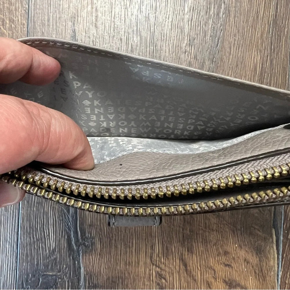 Kate spade taupe wallet - Picture 6 of 8